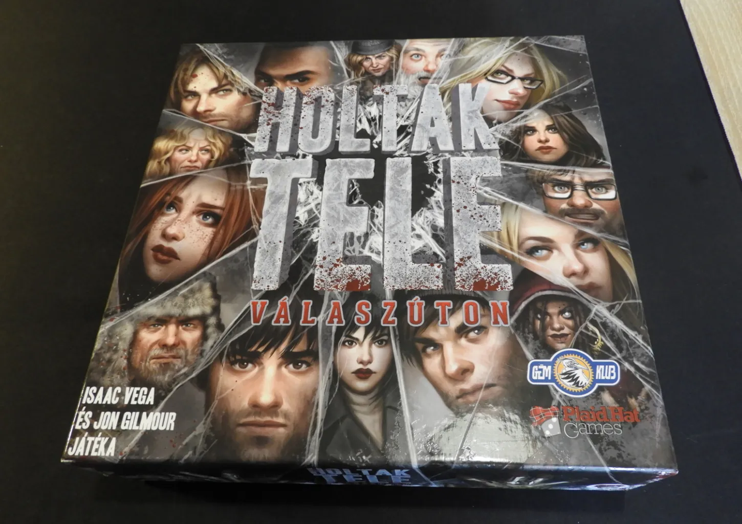 Holtak tele: Válaszúton