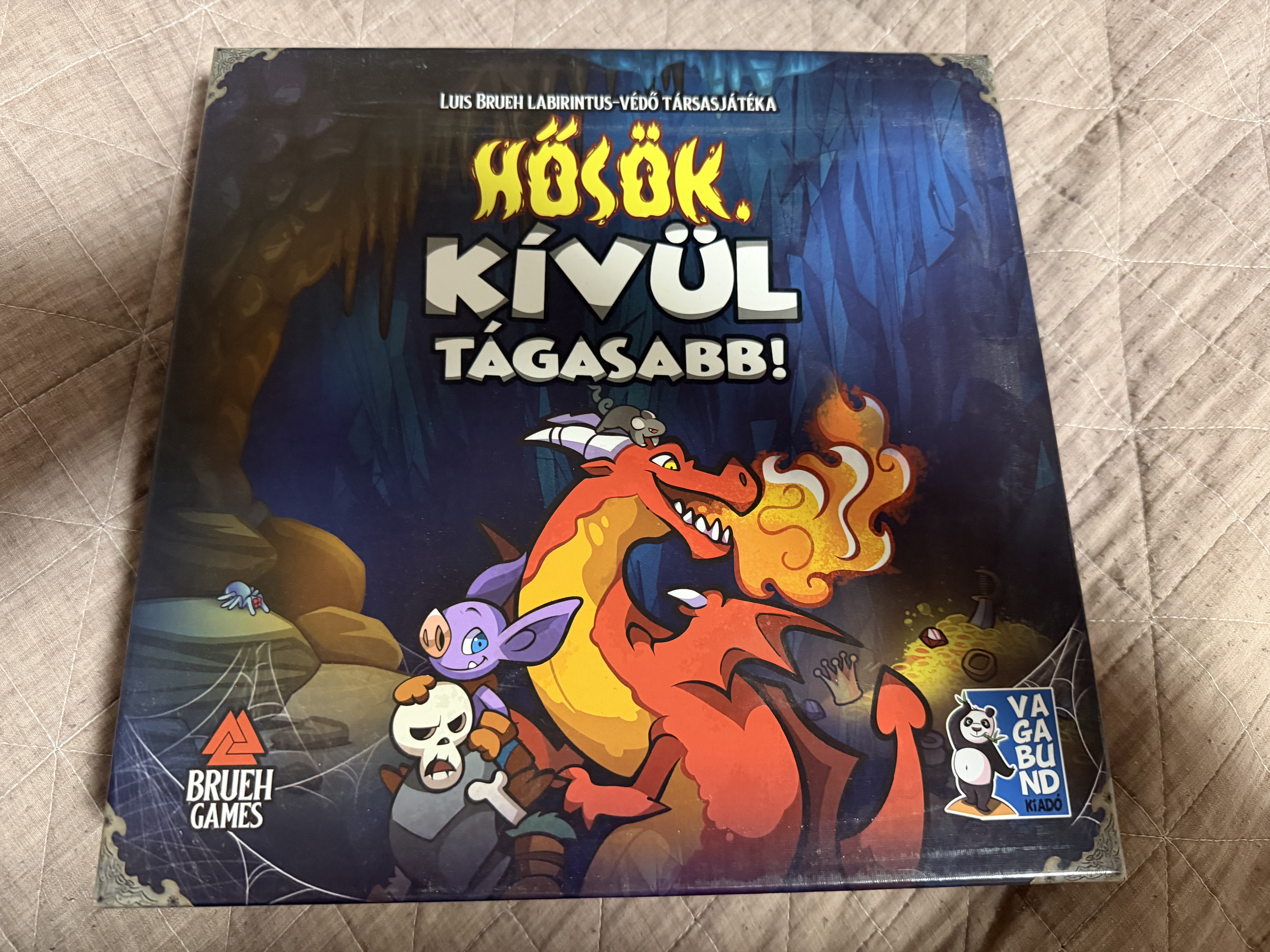 Hősök, kívül tágasabb!